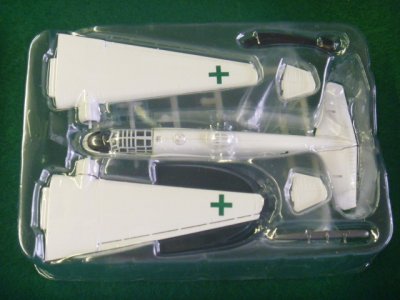 画像2: エフトイズ 1/144戦闘機 大型機コレクション2 02.96式陸上攻撃機　S.緑十字機 シークレット
