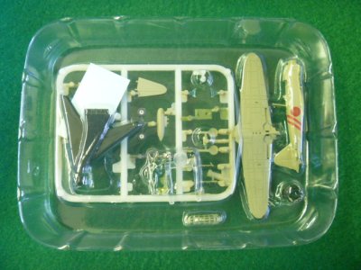 画像4: エフトイズ 1/144戦闘機 航空ファン SELECT Vol.2 日本陸海軍戦闘機集 2 零戦21型 台南海軍航空隊 飛行隊長機