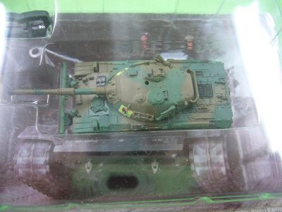 画像1: タカラトミー 1/144  ワールドタンクミュージアム　大戦略エディション 74式戦車(ドーザー付) 二色迷彩　外箱無し