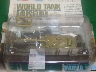 画像1: タカラトミー 1/144  ワールドタンクミュージアム09 AMX30戦車(指揮車仕様)泥迷彩